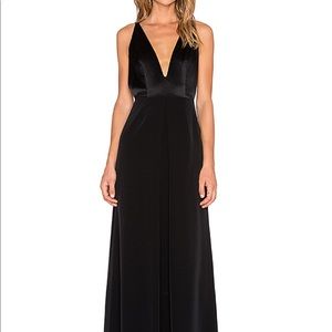 Jill by Jill Stuart Plunge V Gown